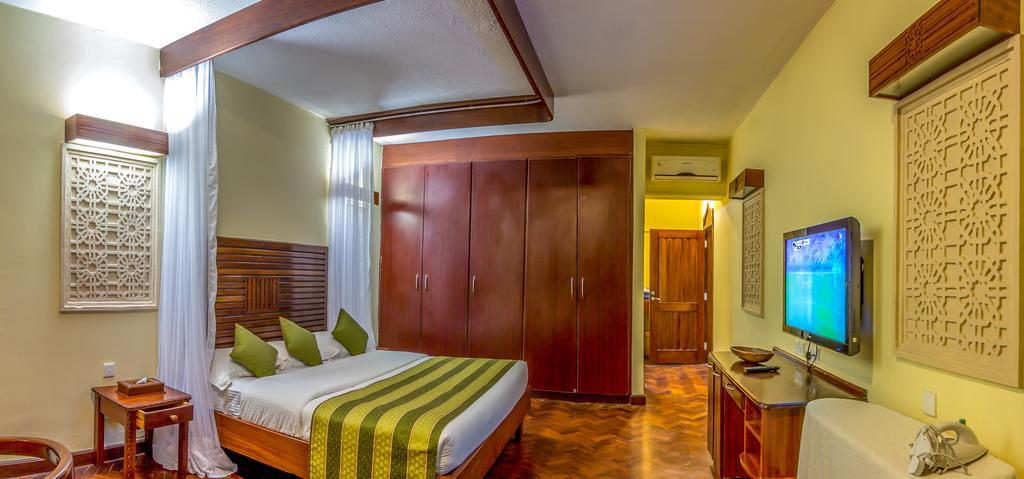 Amani Tiwi Beach Resort Exterior photo
