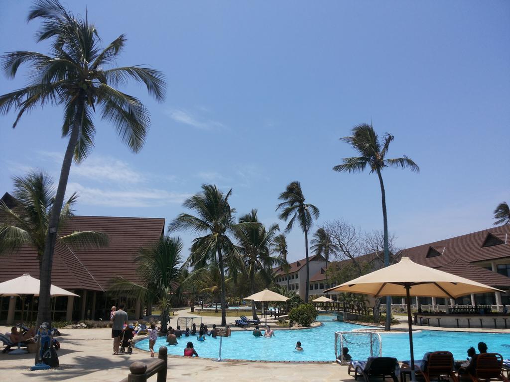 Amani Tiwi Beach Resort Exterior photo