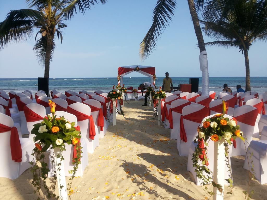 Amani Tiwi Beach Resort Exterior photo
