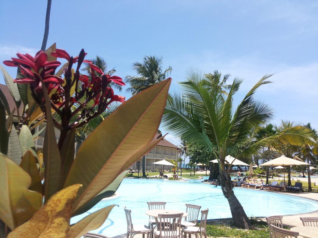 Amani Tiwi Beach Resort Exterior photo